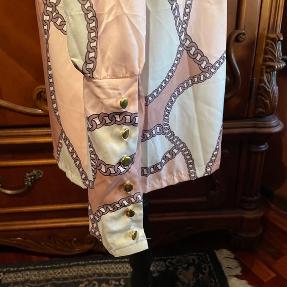 Chain Patterned Top - Picture 2 of 3